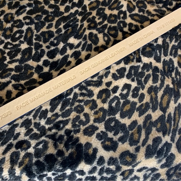 White House Black Market Blue Snakeskin Waist Belt - Picture 5 of 8